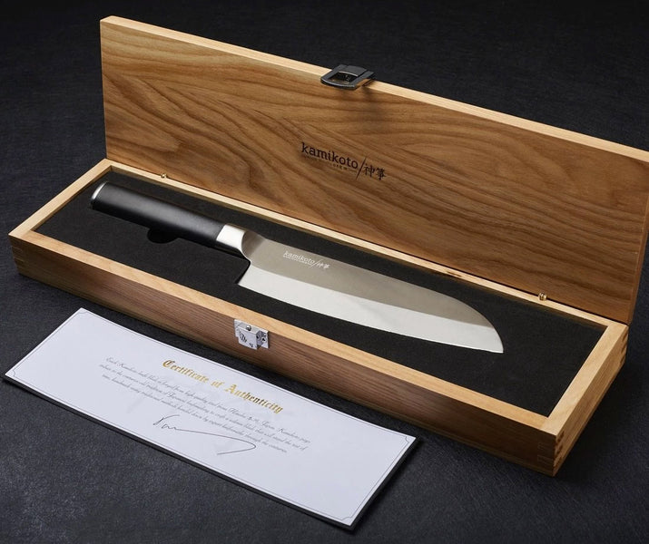 The Difference Between a Chef's Knife and Santoku Knife